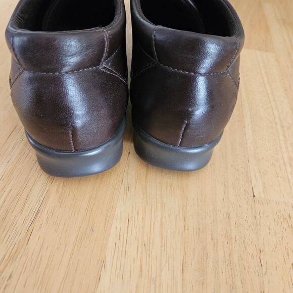 SAS Traveler Athletic Lace Up Shoe - Dark Brown - sz 9M - Missing insoles - Picture 4 of 10